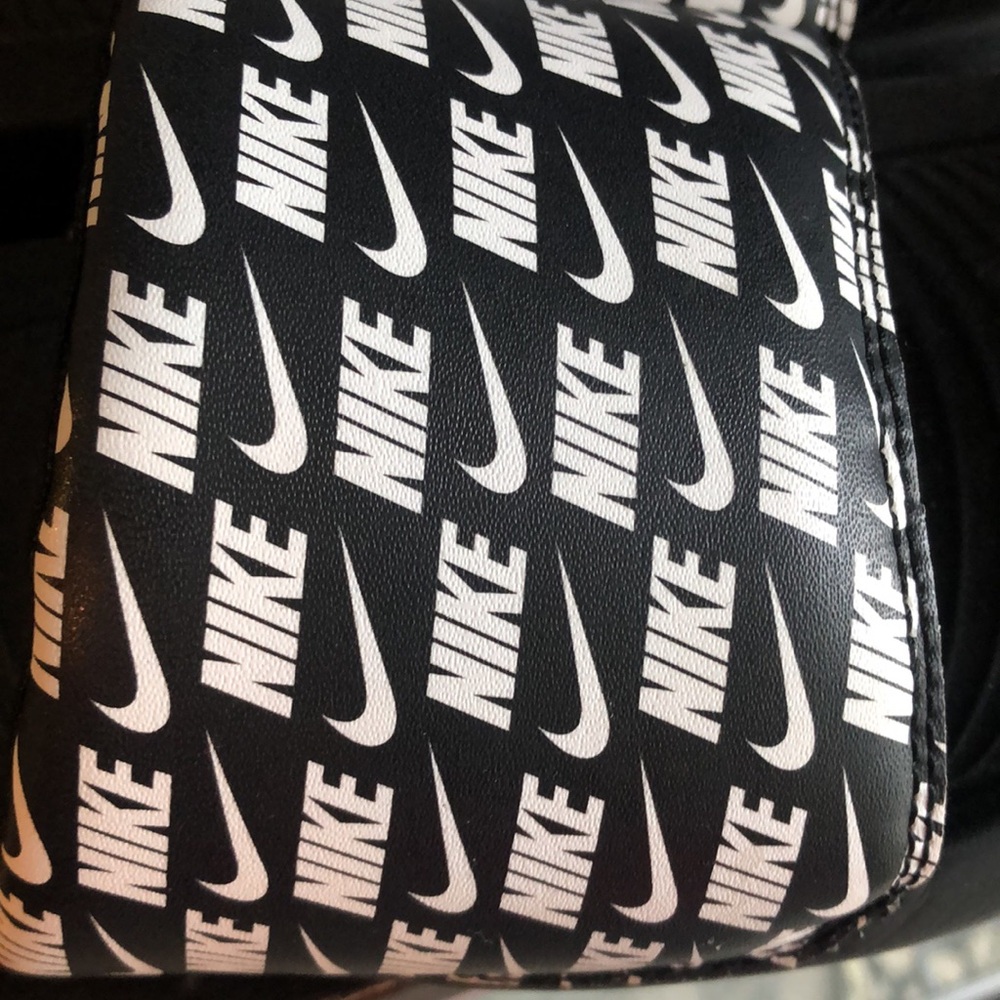 Nike Slides - Picture 2 of 6